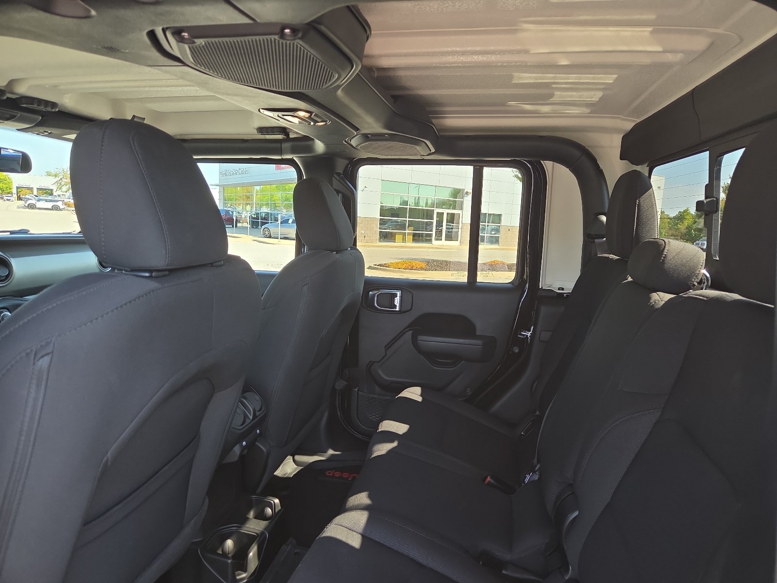 Used 2023 Jeep Gladiator Sport AWD/4WD image 9