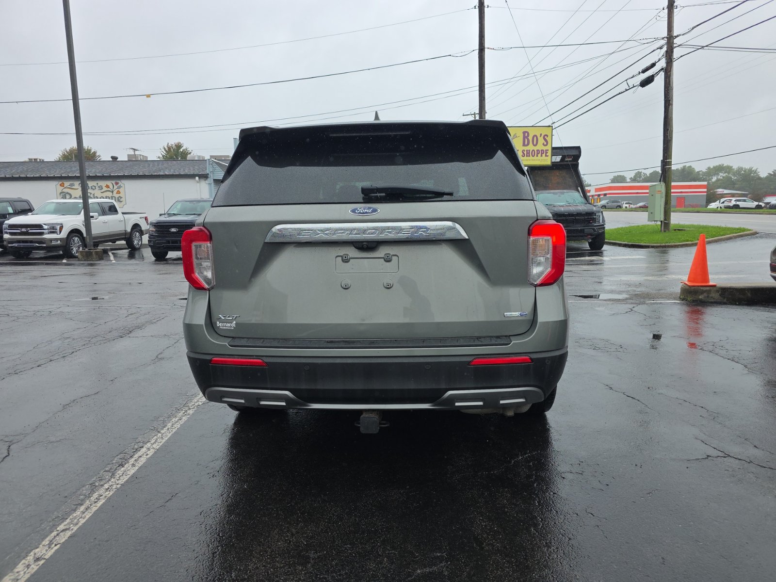 Used 2020 Ford Explorer XLT w/ Equipment Group 202A AWD/4WD image 4