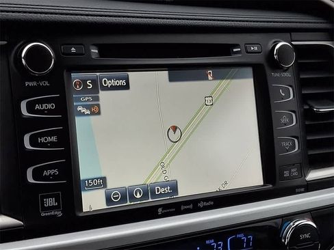 Used 2017 Toyota Highlander Limited Platinum image 18