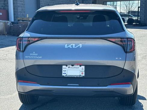 New 2026 Kia Sportage LX FWD image 6