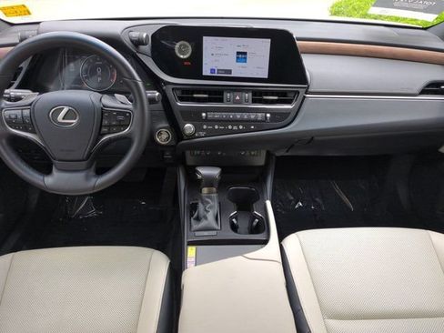 Certified 2025 Lexus ES 350 w/ Premium Package FWD image 14