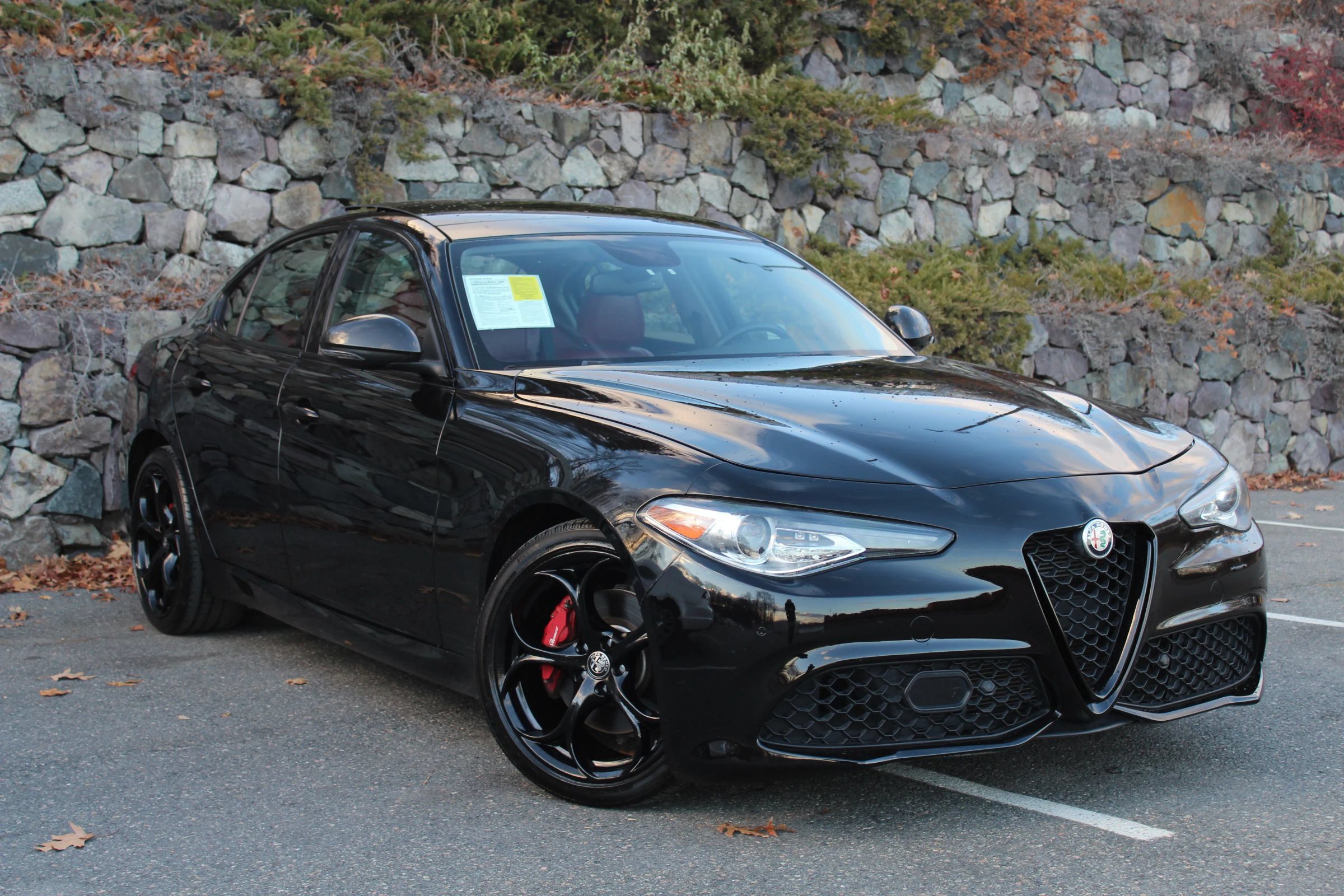 Used 2019 Alfa Romeo Giulia Ti Sport w/ Quick Order Package 22S Sport AWD/4WD image 4