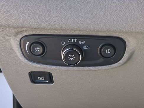 Used 2024 GMC Terrain SLT FWD image 18