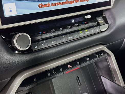 Certified 2025 Toyota Tundra Limited AWD/4WD image 16