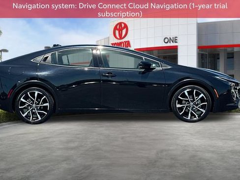 Used 2025 Toyota Prius Plug-In Hybrid FWD image 3