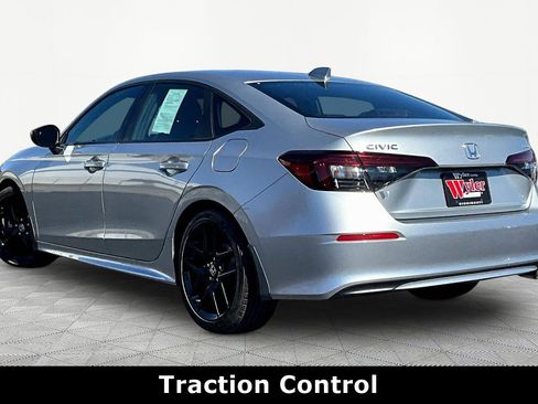 Used 2025 Honda Civic Sport image 4