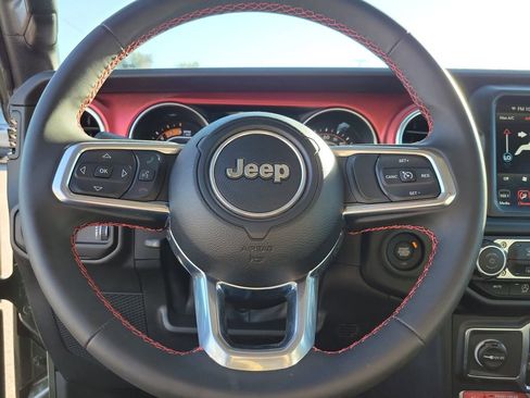 Used 2023 Jeep Gladiator Rubicon image 17