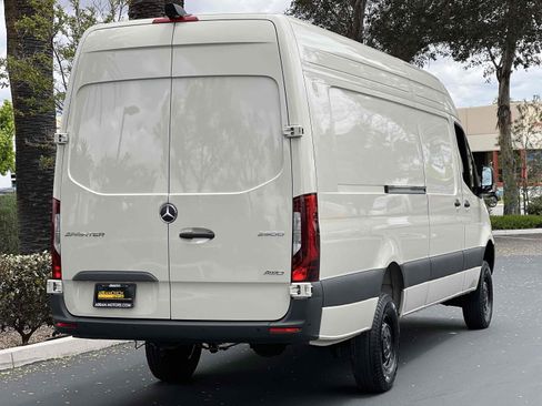 Used 2025 Mercedes-Benz Sprinter 2500 image 15