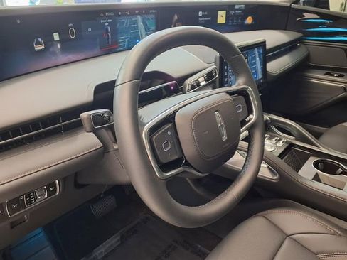 Certified 2026 Lincoln Nautilus Premier AWD/4WD image 9