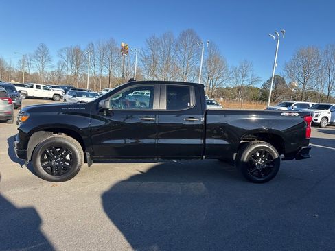 Used 2024 Chevrolet Silverado 1500 Custom image 2