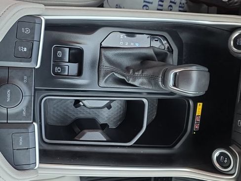 Used 2025 Toyota Grand Highlander FWD image 27