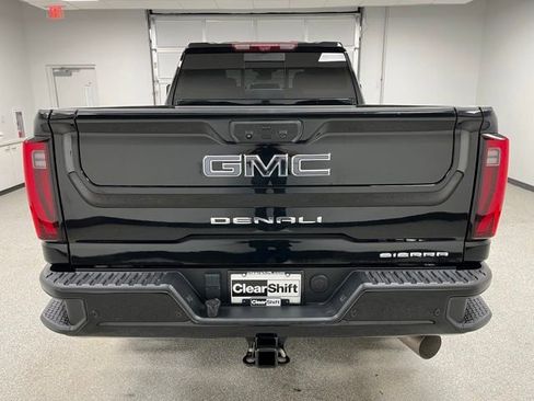 Used 2024 GMC Sierra 3500 Denali Ultimate AWD/4WD image 9