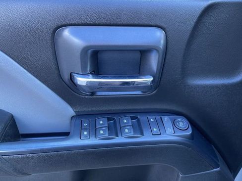 Used 2018 Chevrolet Silverado 1500 Custom w/ Custom Value Package AWD/4WD image 21