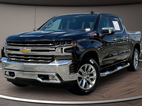 Used 2022 Chevrolet Silverado 1500 LTZ AWD/4WD image 3