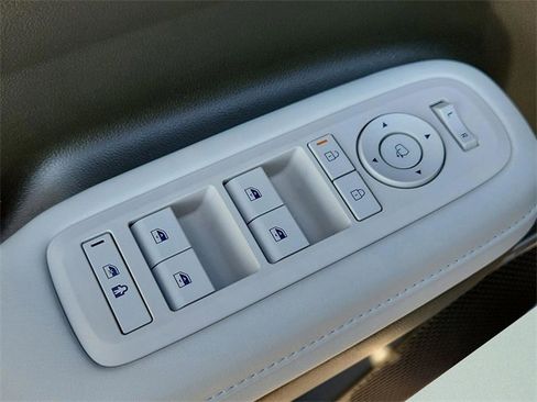 Used 2025 Hyundai Santa Fe Calligraphy image 13