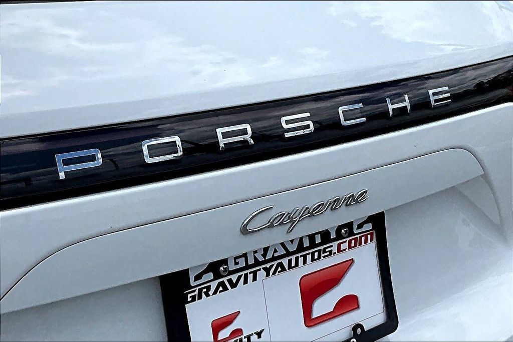 Used 2023 Porsche Cayenne AWD/4WD image 22