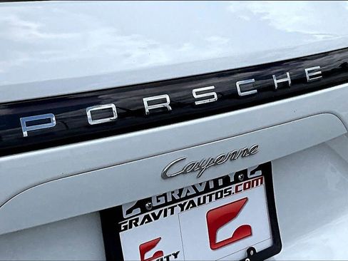 Used 2023 Porsche Cayenne AWD/4WD image 22