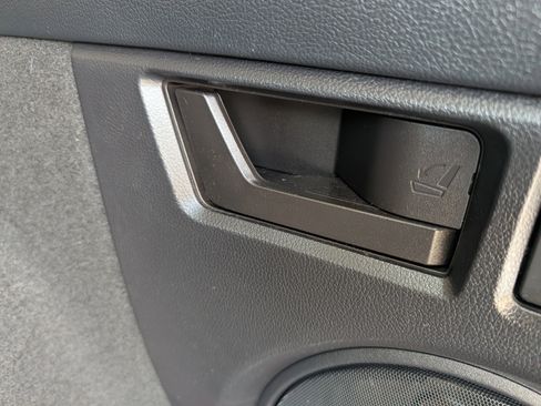 Used 2018 Subaru Outback 2.5i Touring AWD/4WD image 19