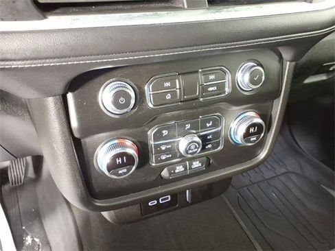 Used 2023 GMC Yukon XL SLE image 21