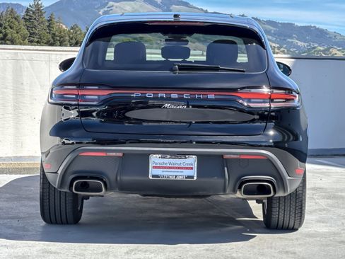 Used 2026 Porsche Macan AWD/4WD image 7