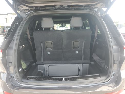 Used 2025 Jeep Grand Cherokee L Altitude RWD image 8