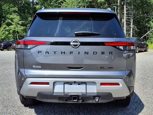 Used 2024 Nissan Pathfinder SL w/ SL Premium Package image 5