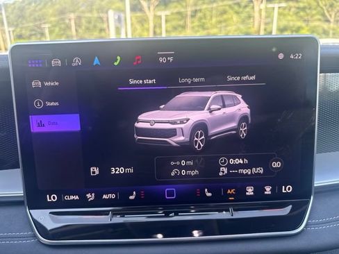 Used 2025 Volkswagen Tiguan SE AWD/4WD image 19