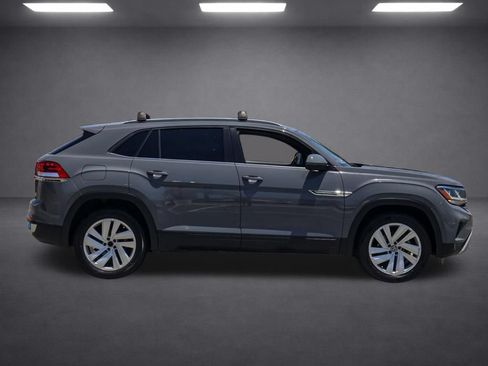 Used 2020 Volkswagen Atlas Cross Sport SE w/ Towing Package FWD image 3