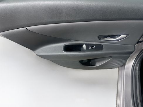 Used 2025 Hyundai Elantra SEL FWD image 25
