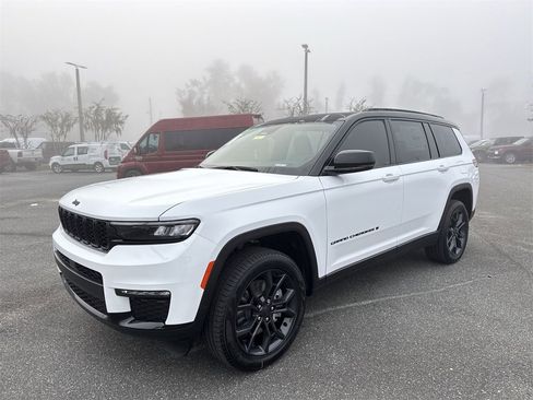 New 2025 Jeep Grand Cherokee L Limited w/ Trailer Tow Package image 7