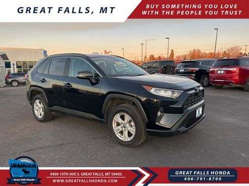 Used 2021 Toyota RAV4 XLE image 1
