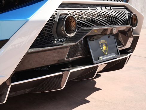Used 2022 Lamborghini Huracan STO image 31