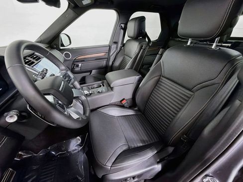 Used 2025 Land Rover Discovery Dynamic SE AWD/4WD image 22