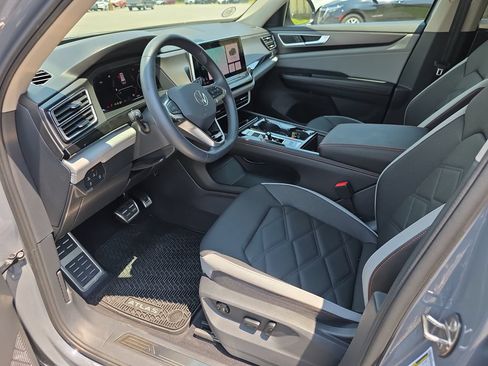 Used 2026 Volkswagen Atlas Peak Edition AWD/4WD image 10
