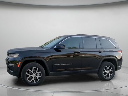 Used 2025 Jeep Grand Cherokee Limited AWD/4WD image 15