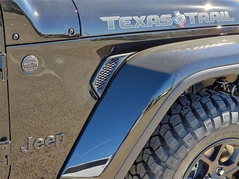 New 2026 Jeep Gladiator Sport image 9