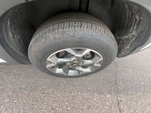 Used 2025 Chevrolet Trax LT image 11