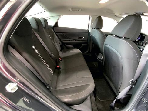 Used 2021 Hyundai Elantra SEL FWD image 19