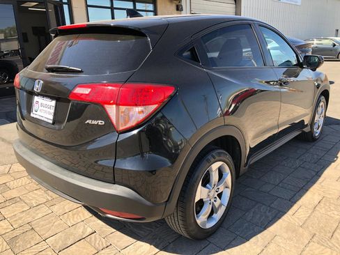 Used 2017 Honda HR-V EX image 2