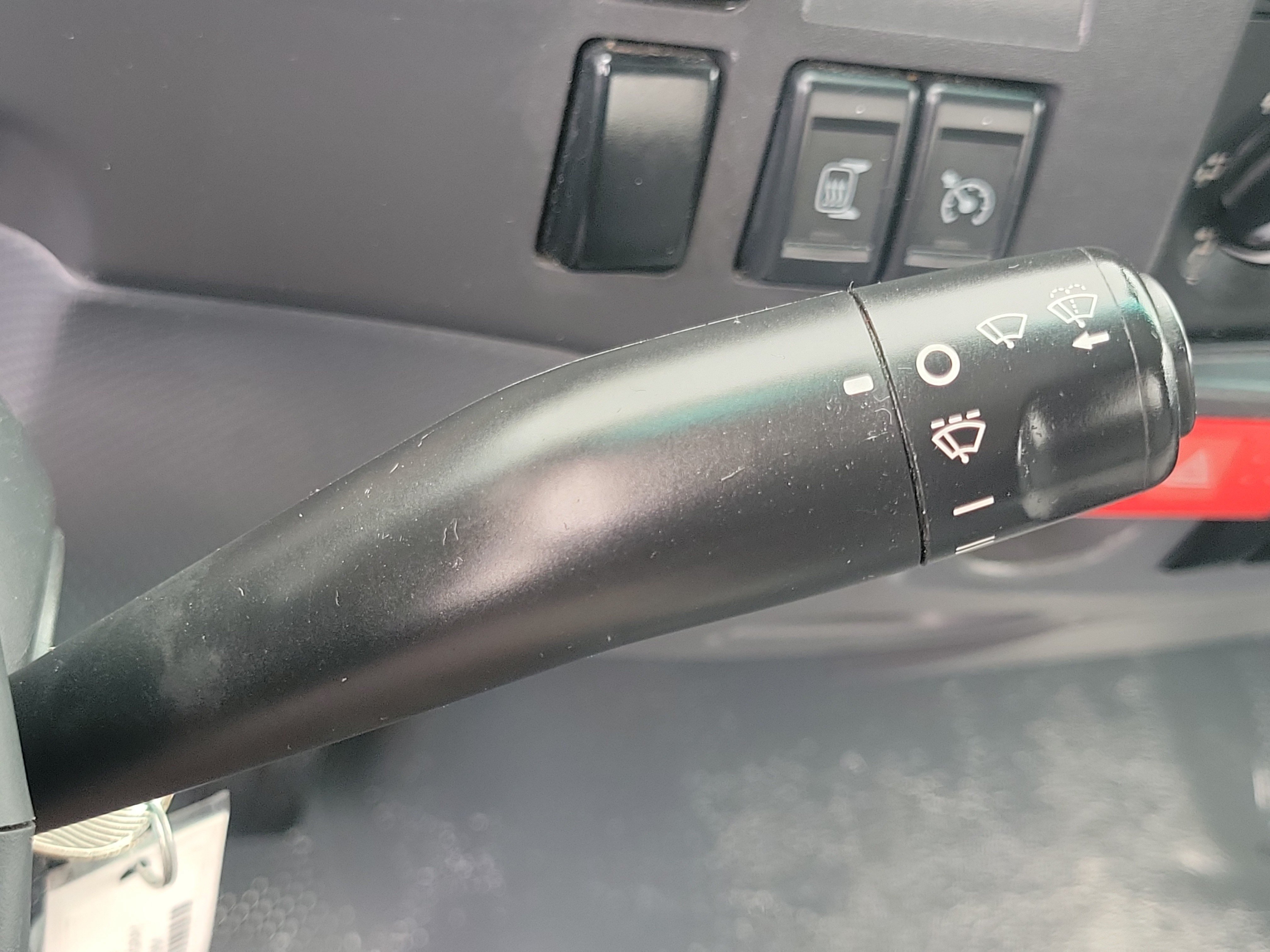 Used 2018 Isuzu NPR RWD image 28