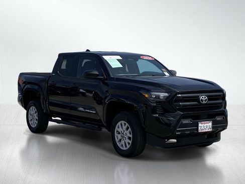 Certified 2026 Toyota Tacoma SR5 AWD/4WD image 12