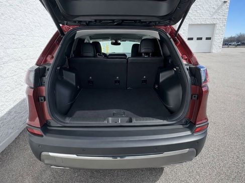 Used 2019 Jeep Cherokee Limited image 11