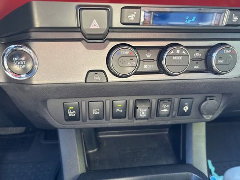 Used 2019 Toyota Tacoma TRD Sport image 20