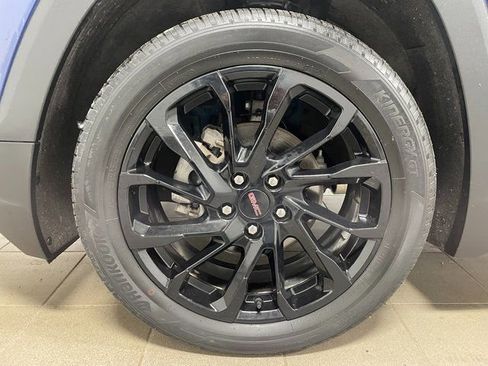 Used 2023 GMC Terrain SLE w/ Driver Convenience Package FWD image 7