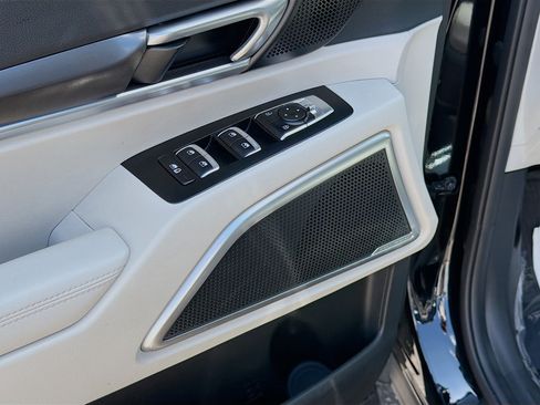 Used 2024 Kia Telluride S FWD image 21
