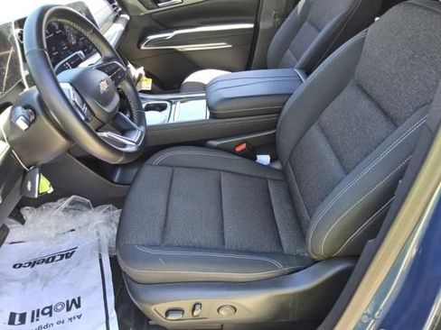 Used 2024 Chevrolet Traverse LT w/ Trailering Package FWD image 2