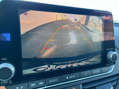 Used 2025 Nissan Altima 2.5 SR image 23