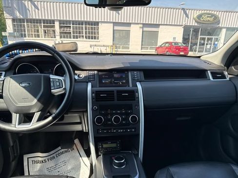 Used 2017 Land Rover Discovery Sport SE AWD/4WD image 13