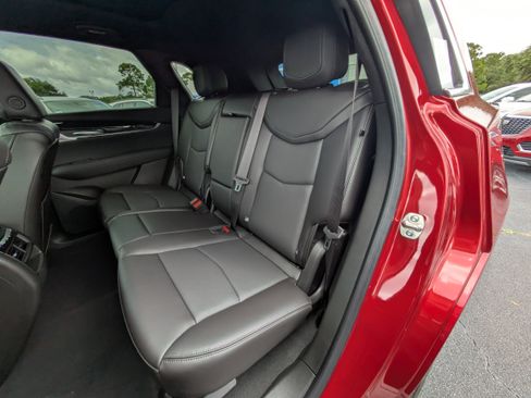 New 2025 Cadillac XT5 Premium Luxury w/ Technology Package FWD image 9