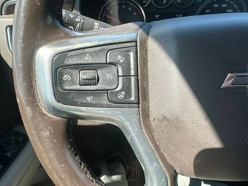 Used 2021 Chevrolet Suburban Z71 w/ Z71 Signature Package AWD/4WD image 19